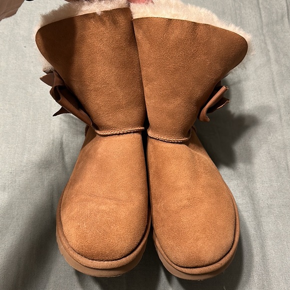 Ugg Daelynn Chestnut Leather Bailey Bow Short Boots - Picture 9 of 9